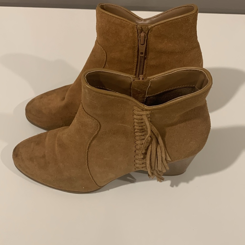Boots - Picture 3 of 9